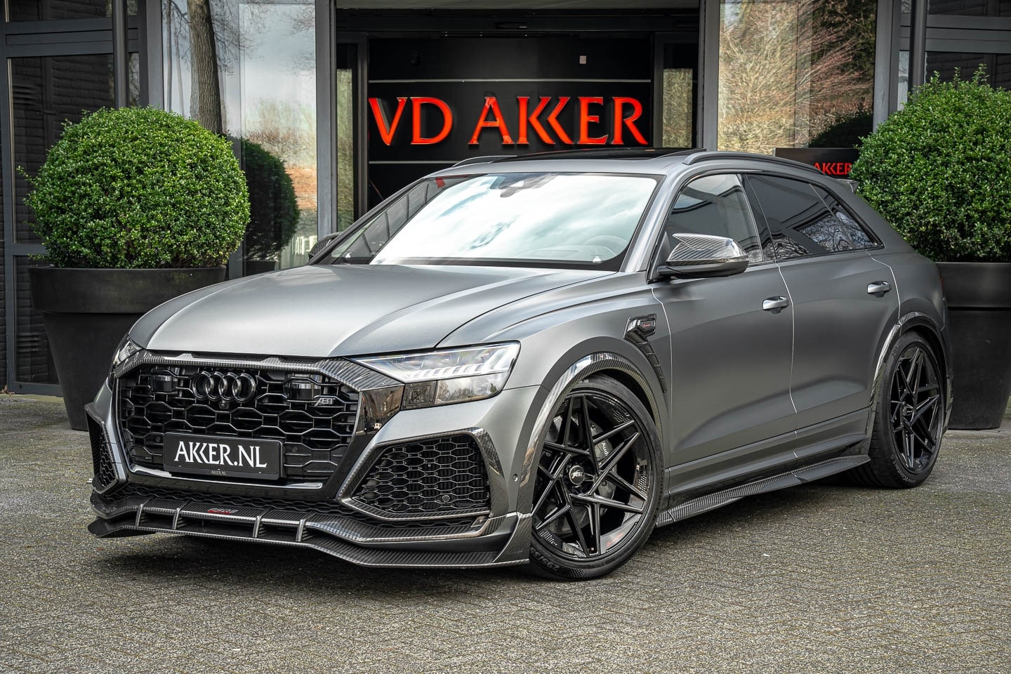 Audi RSQ8 - RSQ8 ABT Signature Edition (Gelimiteerd Nr.12/96) Verlengde Garantie | 800 pk - AutoWereld.nl