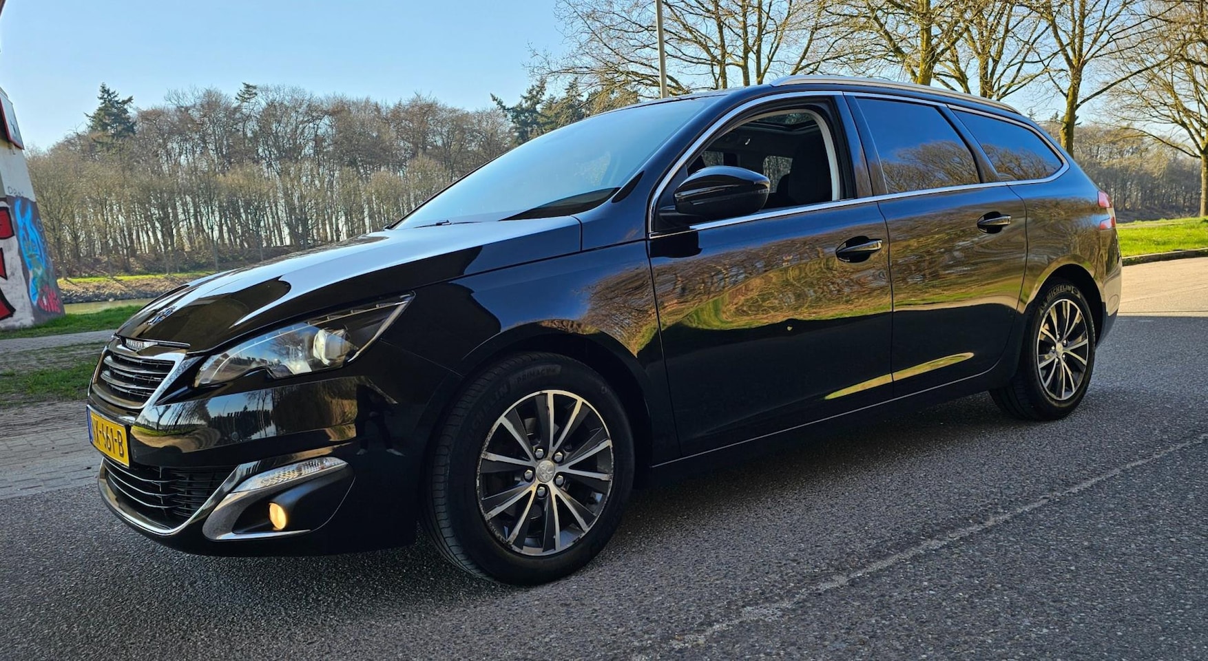 Peugeot 308 SW - 1.2 PureTech Allure NL Auto ! 1e Eigenaar ! - AutoWereld.nl