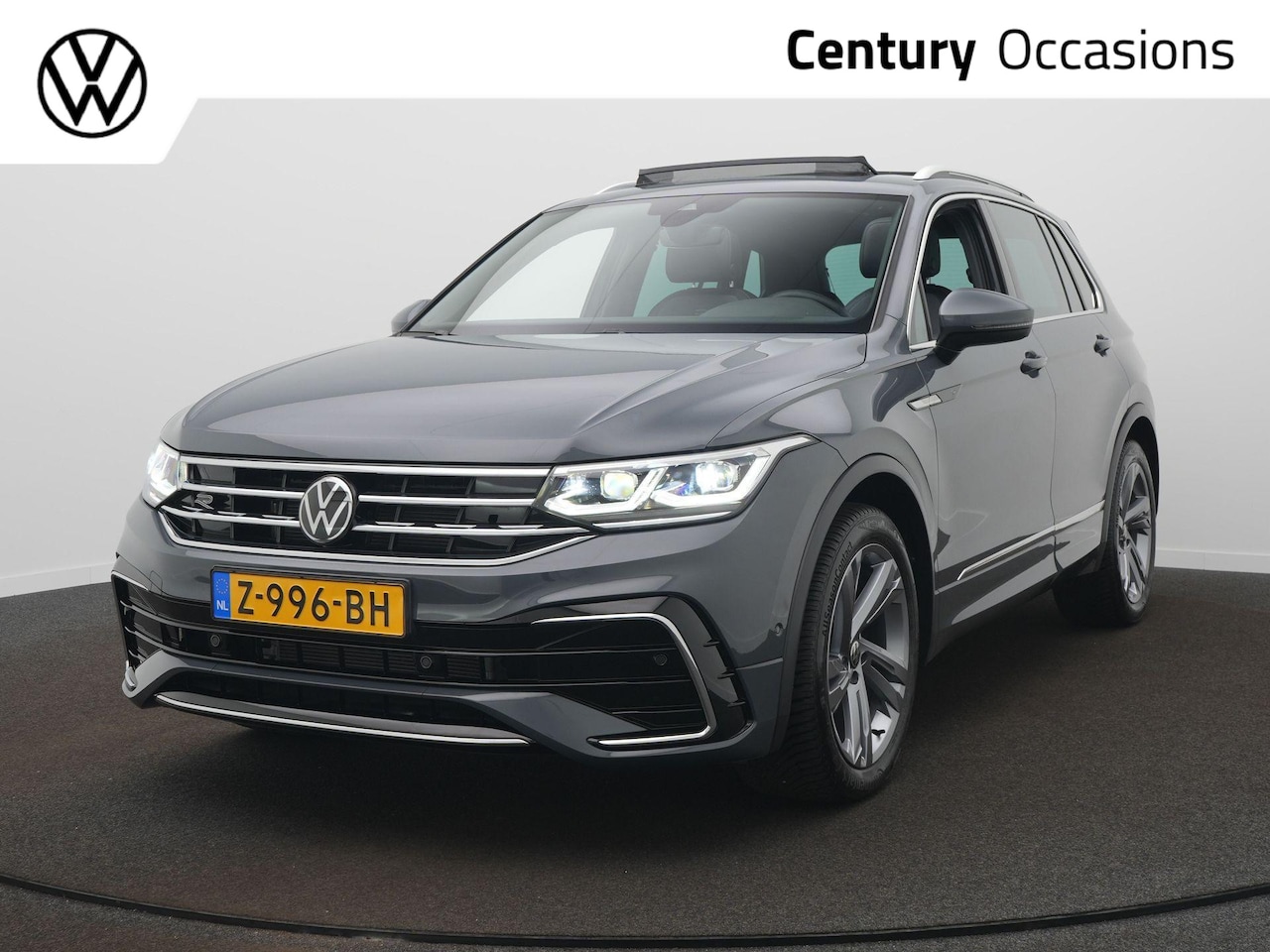 Volkswagen Tiguan - 1.5 TSI R-Line Business Panoramadak / Navigatie / Camera / Automaat - AutoWereld.nl