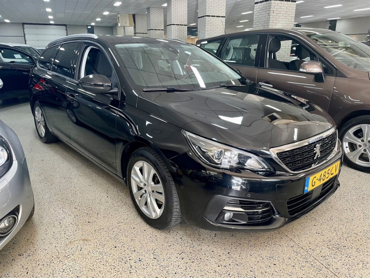 Peugeot 308 - 1.2 PURET.BLUE L. EX / PANODAK / CLIMAT / CRUISE / LANE ASSIST - AutoWereld.nl