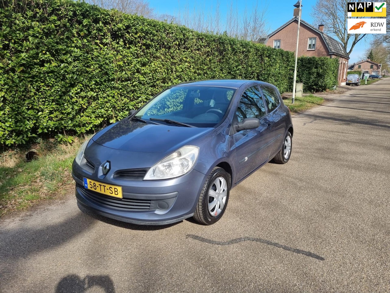 Renault Clio - 1.2-16V Authentique apk tot maart 26 - AutoWereld.nl