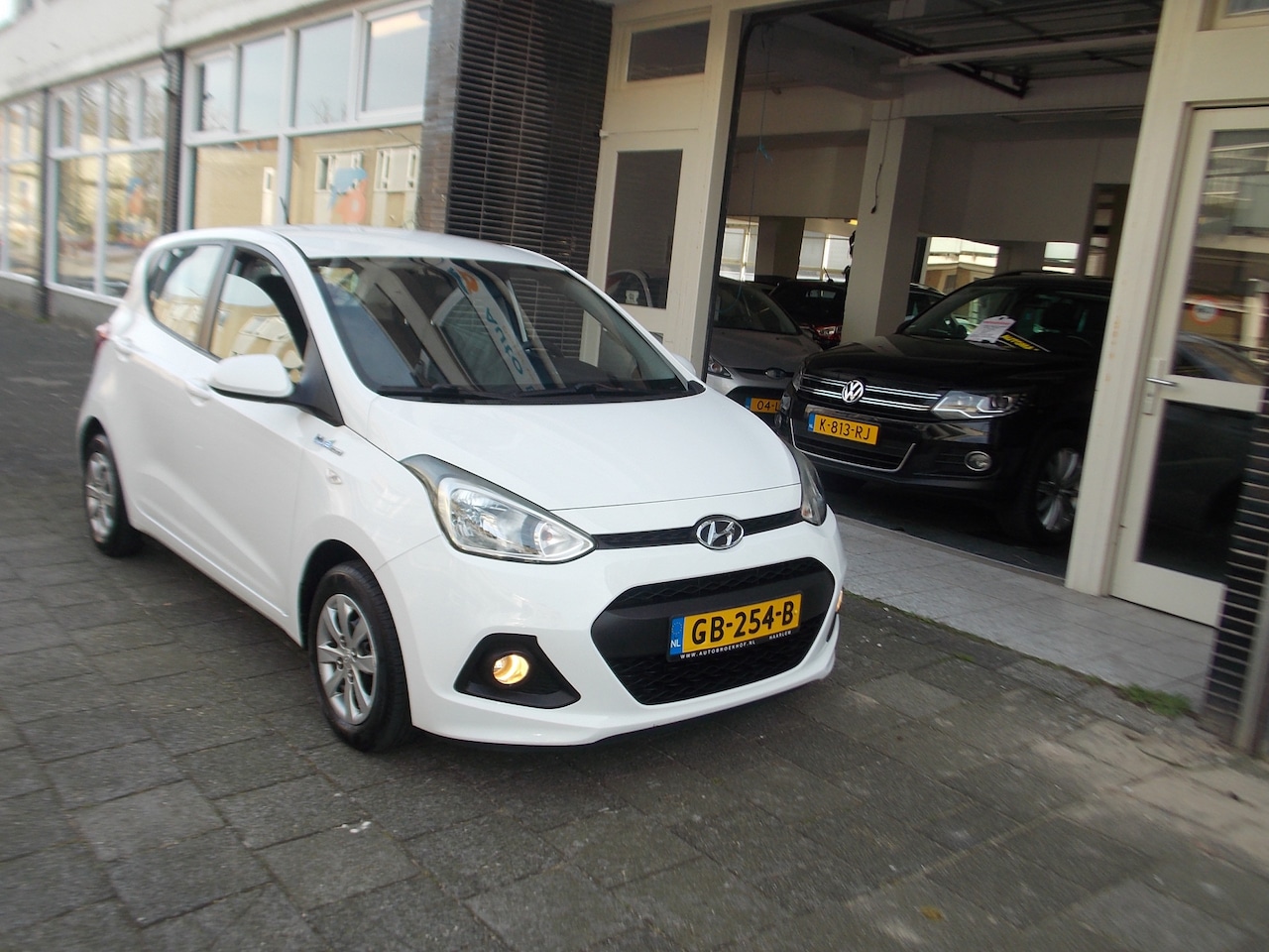 Hyundai i10 - 1.0i i-Motion Comfort AIRCO NAVI FIETSENDRAGER - AutoWereld.nl