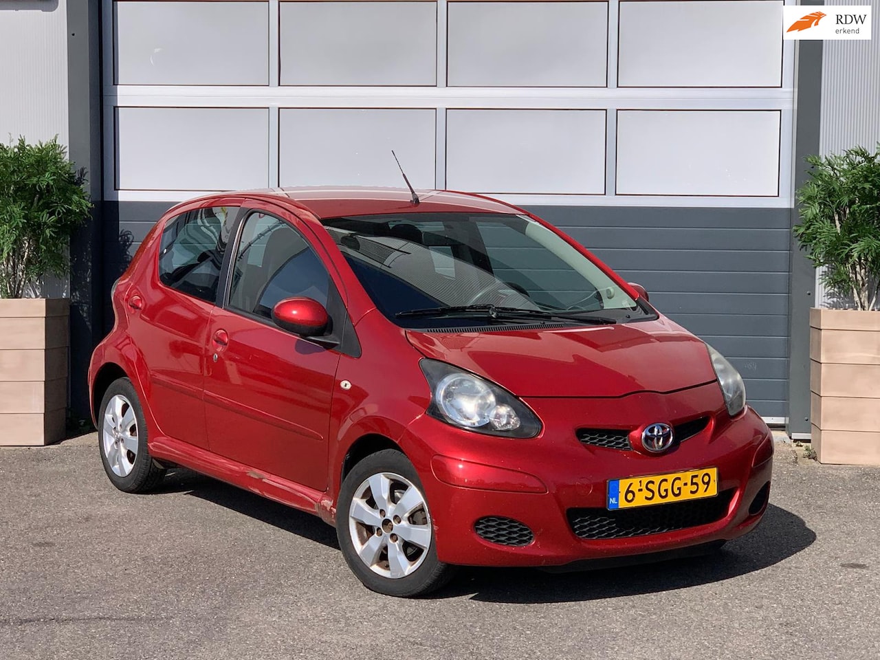 Toyota Aygo - 1.0-12V Cool / 1 JAAR APK / 5 DEURS / AUX / RADIO / ELEKTR. PAKKET / - AutoWereld.nl