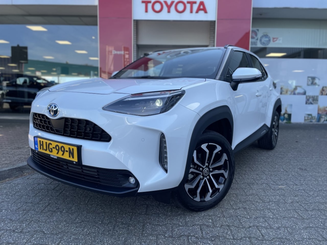 Toyota Yaris Cross - 1.5 Hybrid 115 Dynamic | PDC v/a | Navi | Keyless Entry/Start | - AutoWereld.nl