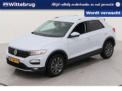 Volkswagen T-Roc - 1.0 TSI Style Metallic/ Clima/ Navi/ Do Glas/ Parkeersensoren / 17 lmv