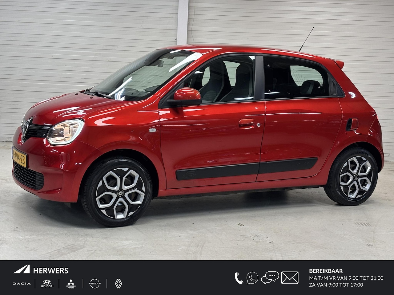 Renault Twingo - 1.0 SCe Collection / Premium kleur / Lederen stuurwiel + versnellingspook / Cruise control - AutoWereld.nl