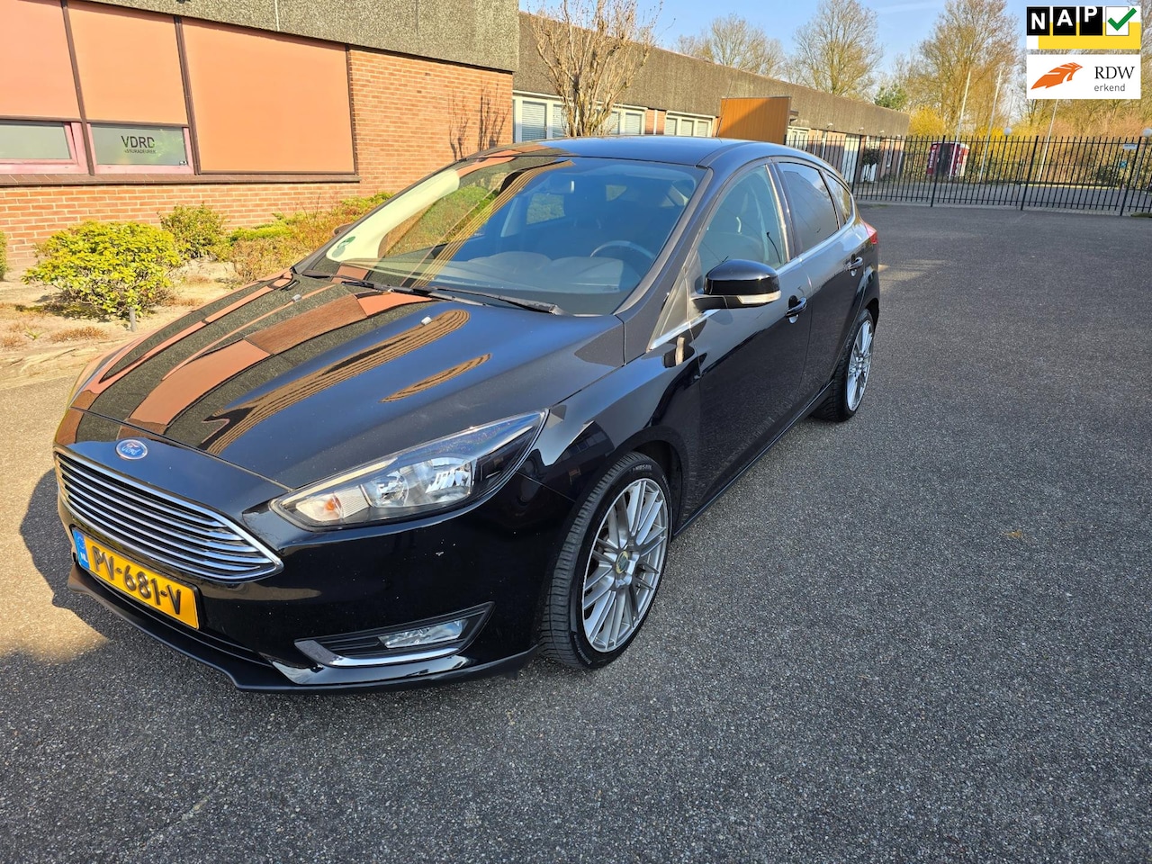 Ford Focus - 1.0 Titanium Airco Boekjes Navi Nap - AutoWereld.nl