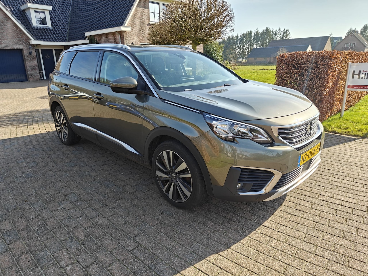 Peugeot 5008 - 1.2 PureTech Blue Lease Premium / EXPORT - AutoWereld.nl