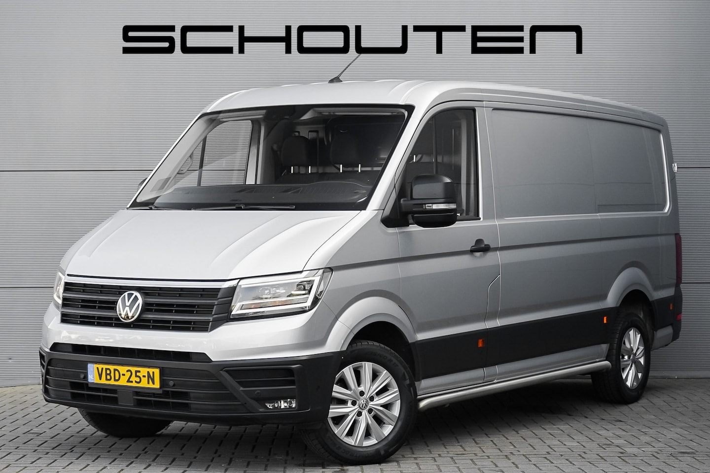 Volkswagen Crafter - 30 2.0 TDI L3H2 Highline Aut ACC Trekhaak Navi CarPlay 1e Eig - AutoWereld.nl