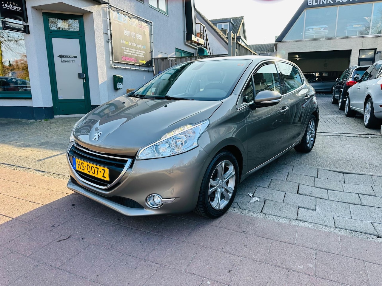 Peugeot 208 - 1.2 VTi Allure Apk Clima PDC Garantie - AutoWereld.nl