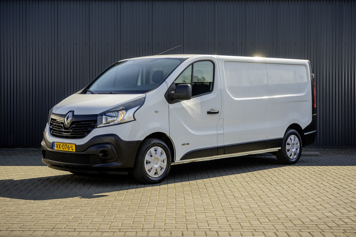 Renault Trafic - 1.6 dCi L2H1| 115PK | Airco | Cruise - AutoWereld.nl