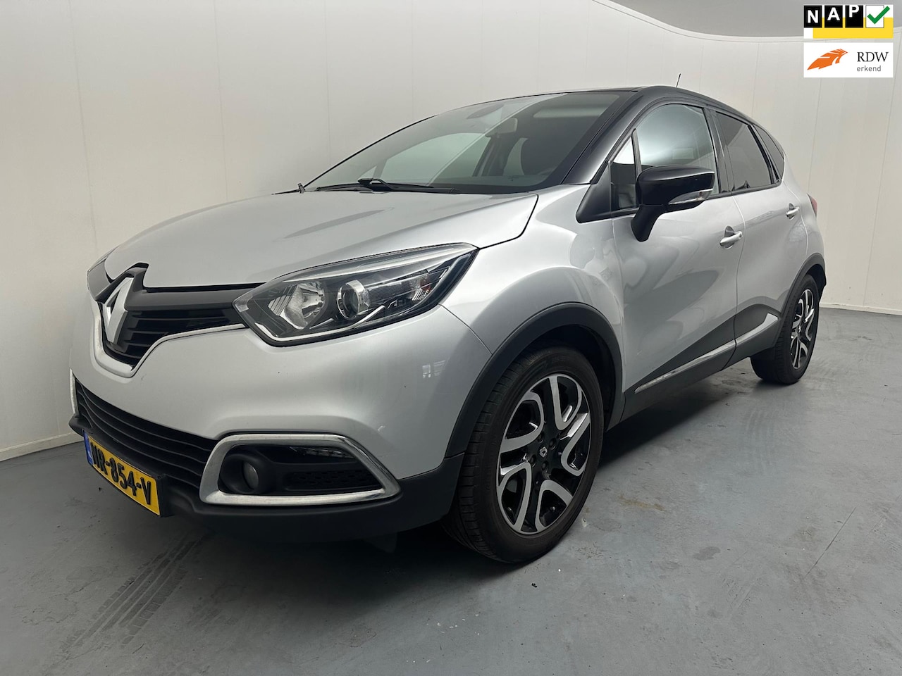 Renault Captur - 1.5 dCi Dynamique # Automaat # Trekhaak # Clima # Key-Less # Stoelverwarming # Lmv - AutoWereld.nl