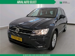 Volkswagen Tiguan - 1.5 TSI 130pk Comfortline Business | Winterpakket | Keyless | Parkeer pakket | Navi | CarP