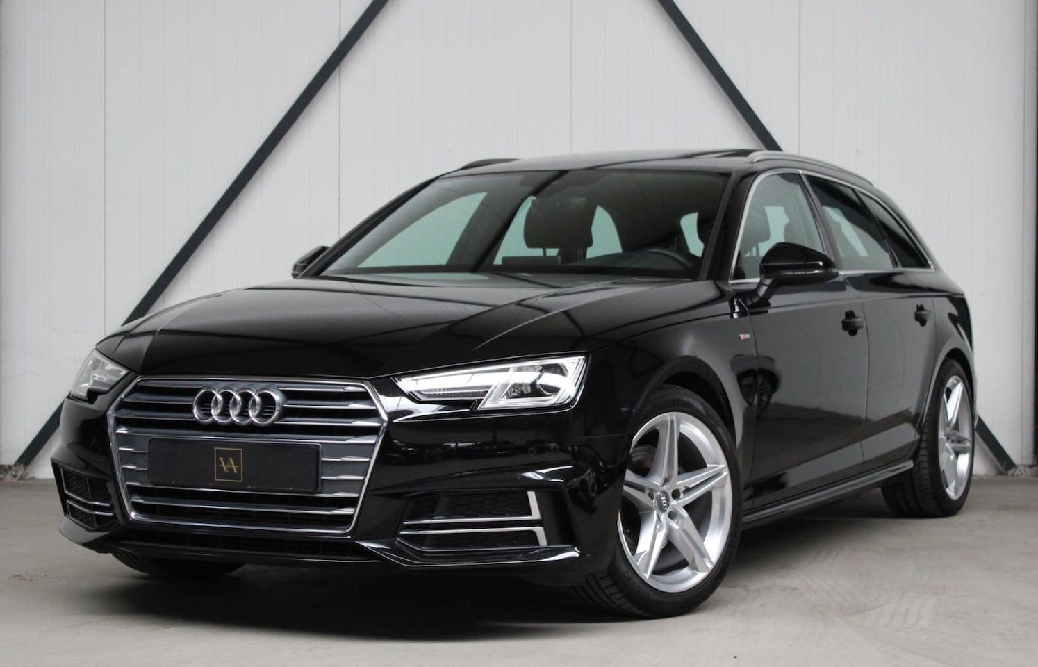 Audi A4 Avant - 2.0 TFSI ultra 3X S-line l Panoramadak l Vol Leder - AutoWereld.nl