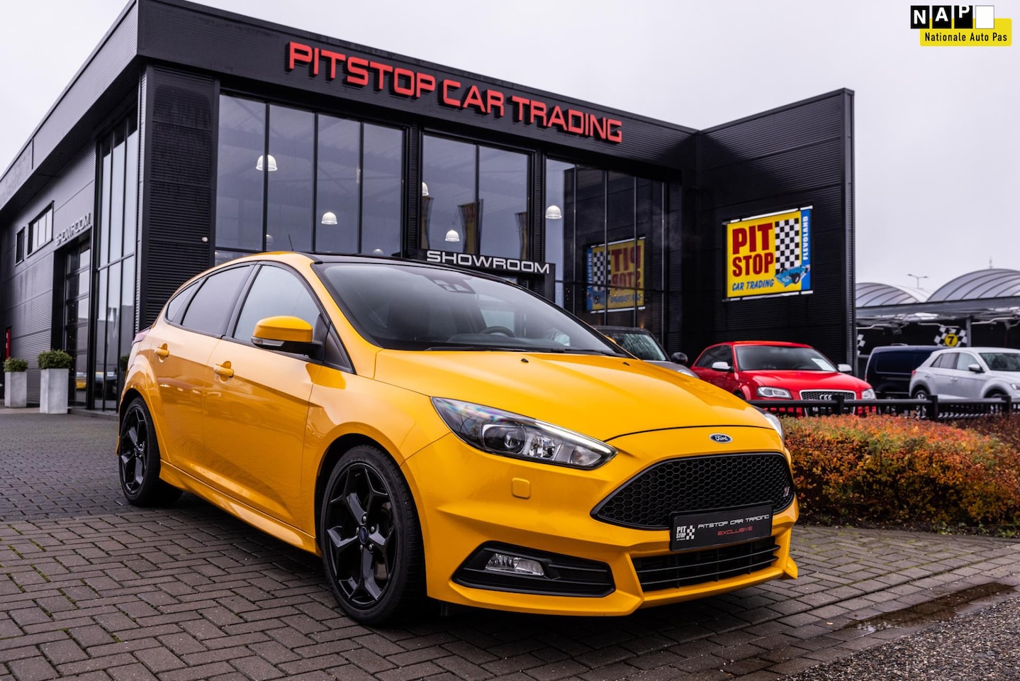 Ford Focus - 2.0 ST 2.0 ST, ST-3, Volleder, Camera, Tangerine Scream, Full! - AutoWereld.nl