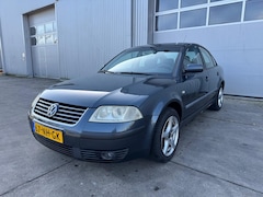 Volkswagen Passat - 2.0-20V AIRCO. Cruise Control. TREKHAAK. enz