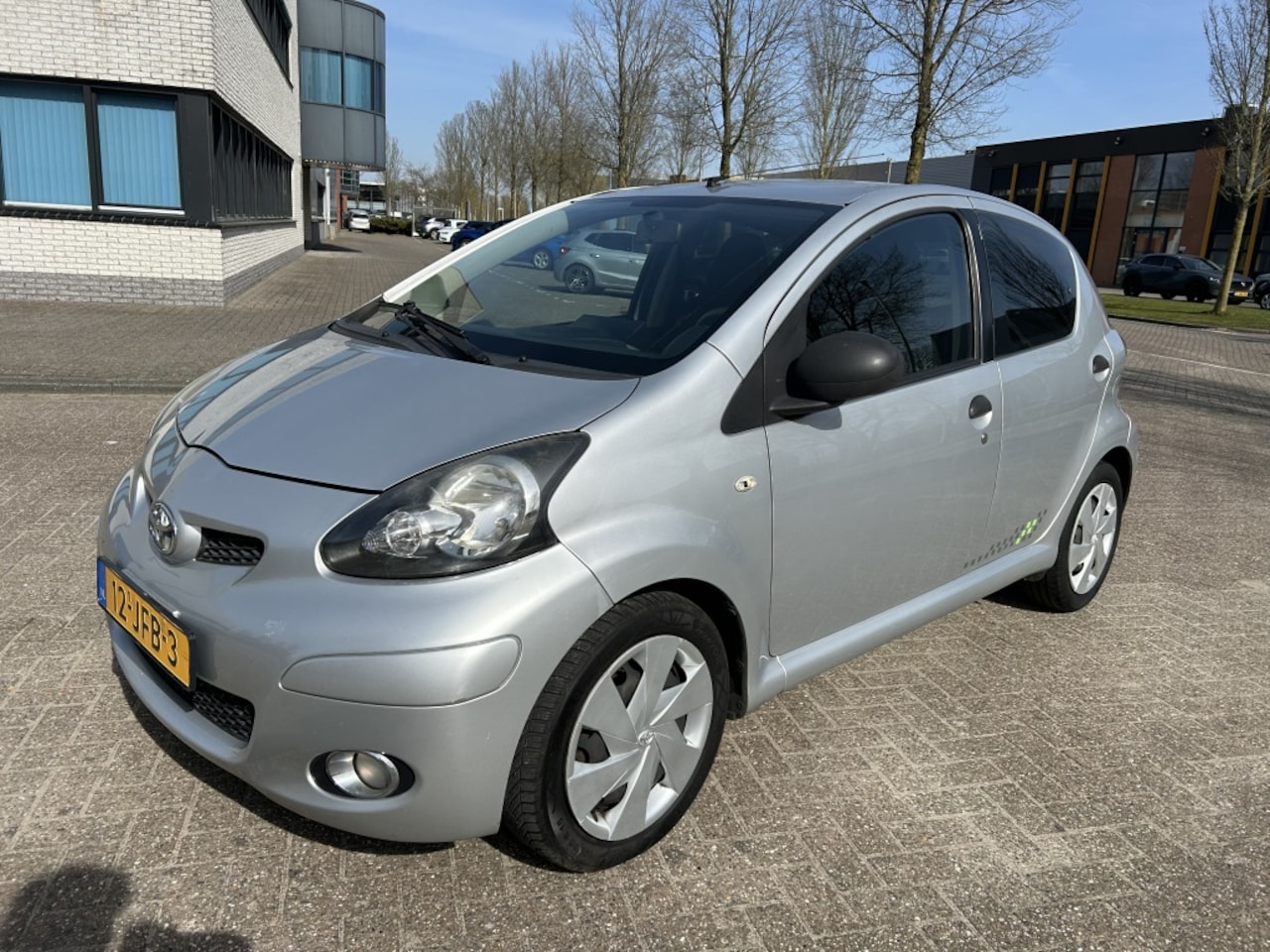 Toyota Aygo - 1.0-12V + AIRCO NAVI ELEKT-PKKT NAP! - AutoWereld.nl