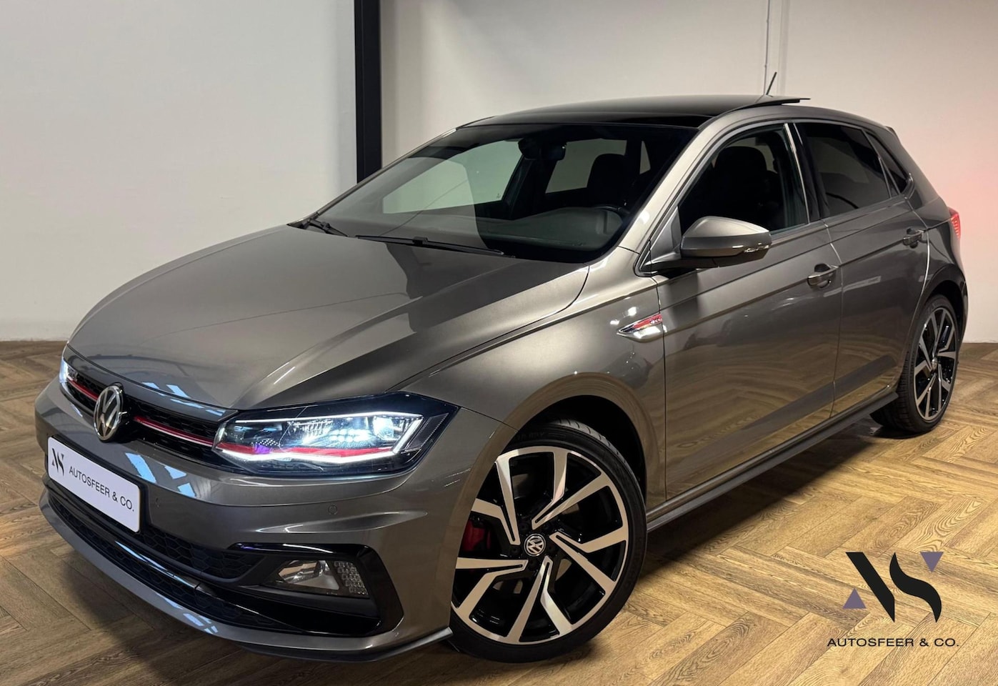 Volkswagen Polo - 2.0 TSI GTI PANO SFEER PDC - AutoWereld.nl