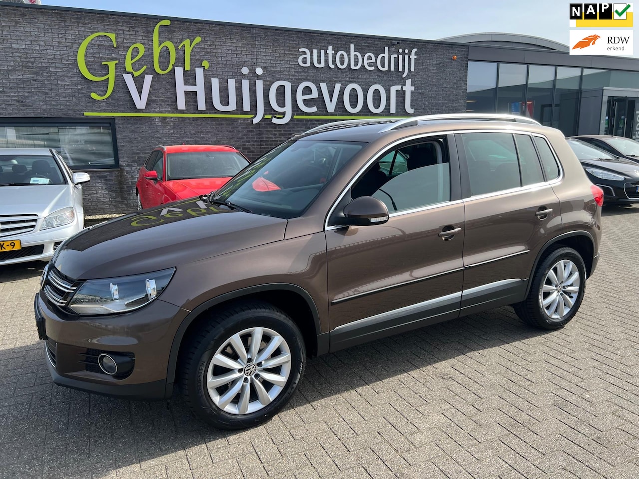 Volkswagen Tiguan - 1.4 TSI Sport&Style - AutoWereld.nl