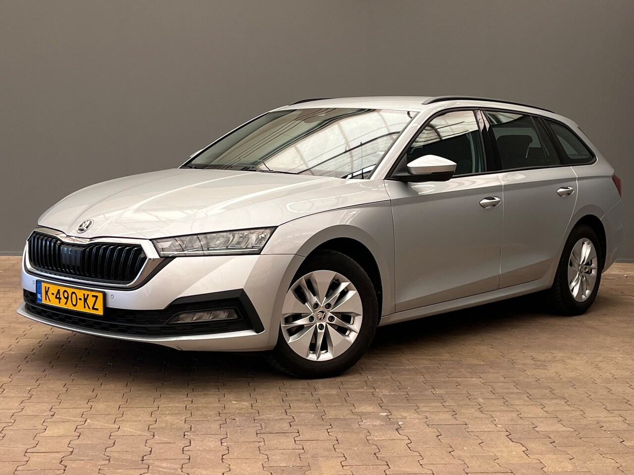 Skoda Octavia Combi - 1.0 e-TSI Business Edition | Airco (automatisch) | Apple Carplay/Android Auto | Cruise con - AutoWereld.nl