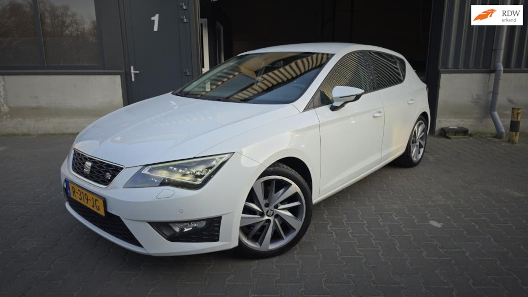 Seat Leon - 1.8 TSI FR Led Cruise C. Stoelv. 180pk - AutoWereld.nl