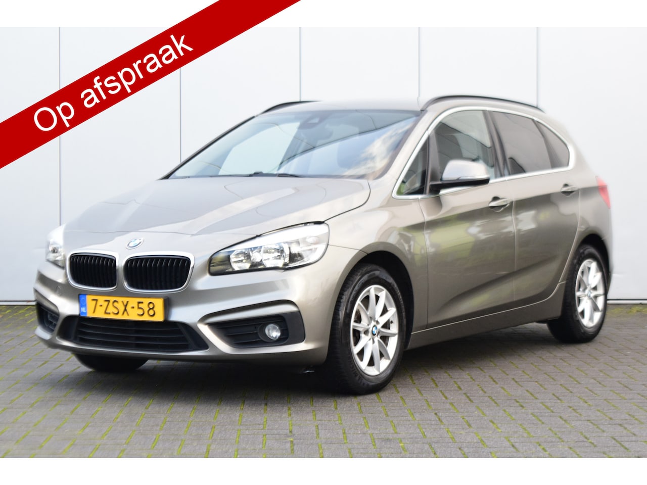 BMW 2-serie Active Tourer - 218i Essential Navi Priv/Glass Ecc Cruise Trekhaak/afneembaar - AutoWereld.nl