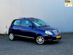 Lancia Y(psilon) - Ypsilon 1.4-16V Platino DFN / AUTOMAAT / 1e Eigenaar / Panodak / Airco