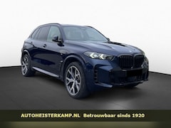 BMW X5 - xDrive40i M-Sport 380 PK ACC Head-Up Panoramadak Trekhaak M Stoelen Harman Kardon