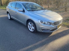 Volvo V60 - 2.4 D6 AWD Plug-In Hybrid Summum