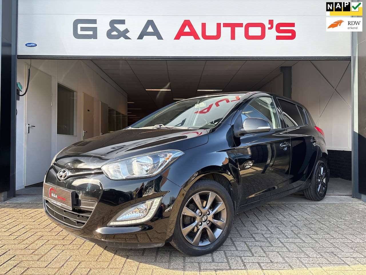 Hyundai i20 - 1.4i / AIRCO / CRUISE CTRL / LED / LMV / 1e EIGENAAR - AutoWereld.nl