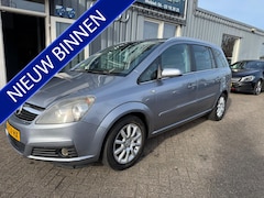 Opel Zafira - 2.2 Executive 7 persoons