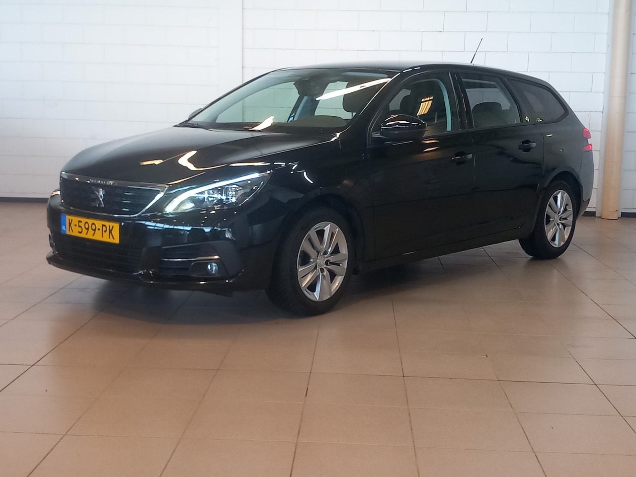 Peugeot 308 SW - 1.2 PureTech Blue Lease Active | Achteruitrijcamera | Navigatiesysteem full map | Parkeers - AutoWereld.nl