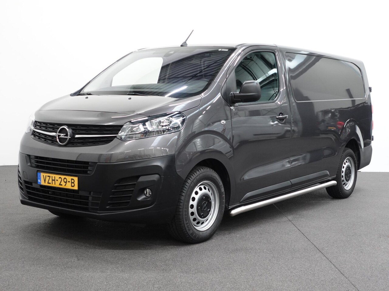 Opel Vivaro - 2.0 BlueHDi 145PK L3 Automaat Airco Bluetooth Cruise Control Trekhaak Sidebars - AutoWereld.nl