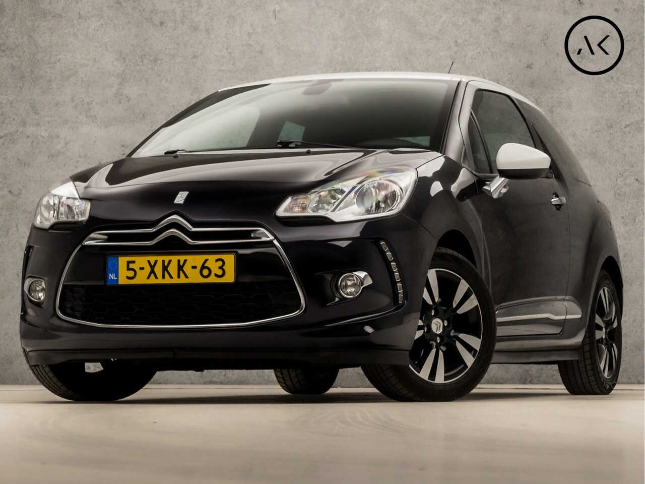 Citroën DS3 - 1.2 VTi So Chic (NAVIGATIE, CLIMATE, CRUISE, PARKEERSENSOREN, LEDER, SPORTSTOELEN, BLUETOO - AutoWereld.nl