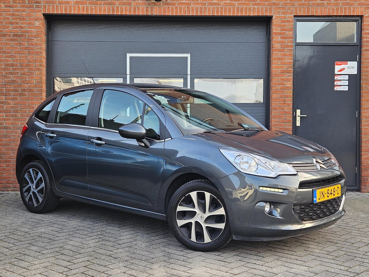 Citroën C3 - 1.2 PureTech Feel Edition Navi Trekhaak Bluetooth - AutoWereld.nl