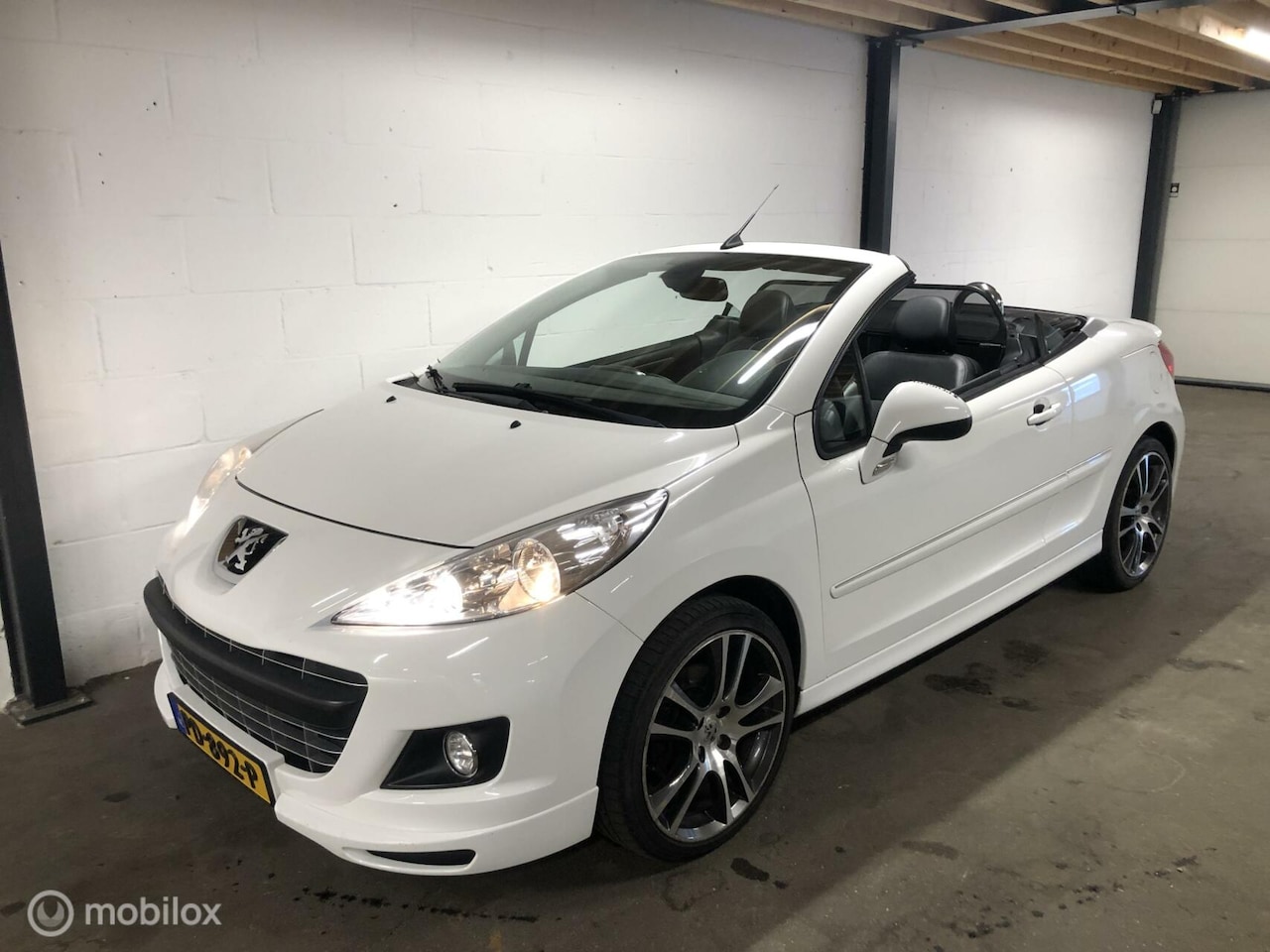 Peugeot 207 CC - 1.6 VTi Griffe 1.6 VTi Griffe - AutoWereld.nl