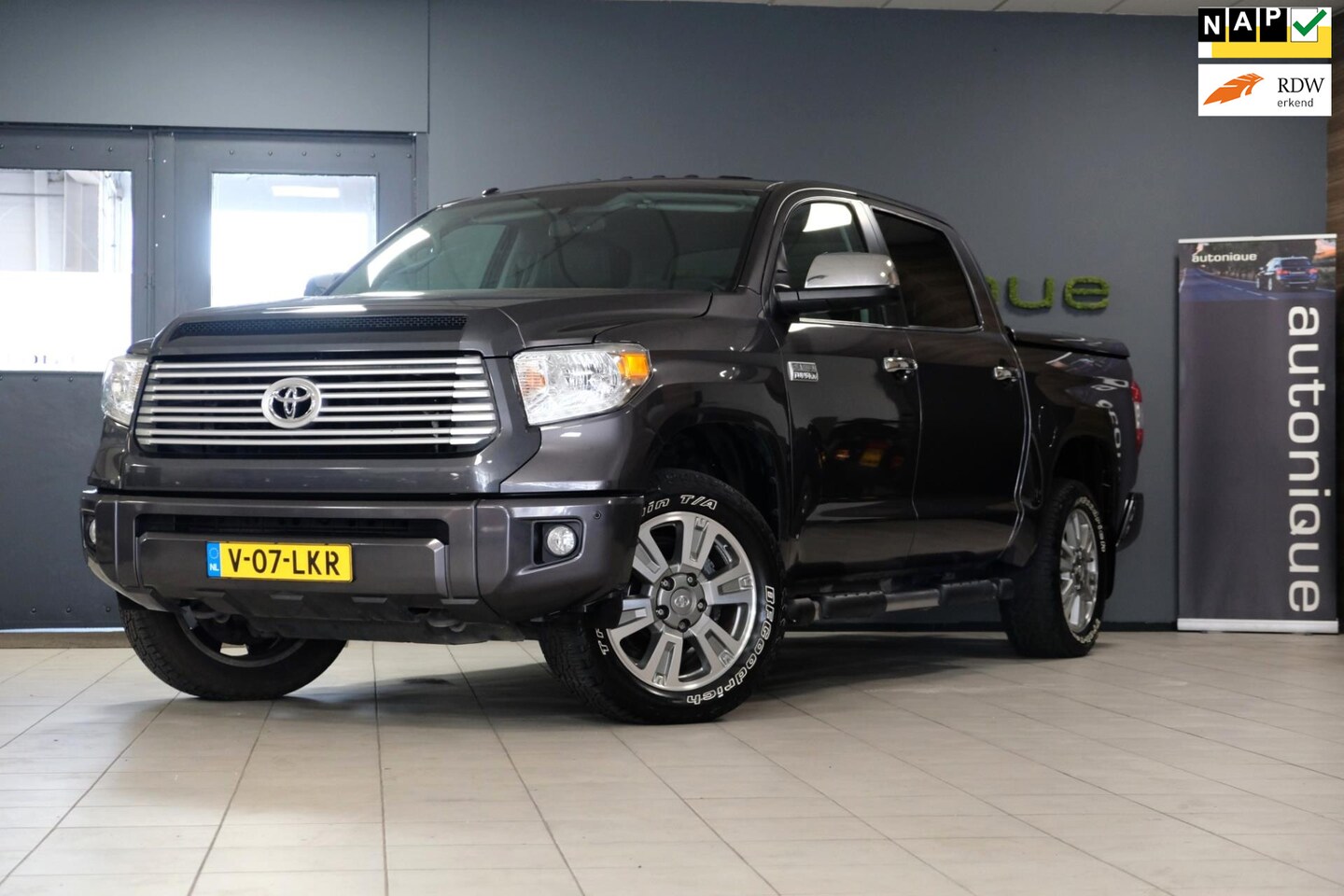 Toyota Tundra - 5.7 V8 Double Cab |119DKM| Trekhaak/Leder/Camera 4 Goede Bande - AutoWereld.nl