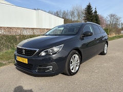 Peugeot 308 SW - 1.2 PureTech Blue Lease Executive / NAVI / AIRCO / CRUISE / PANORAMADAK / 135dkm NAP