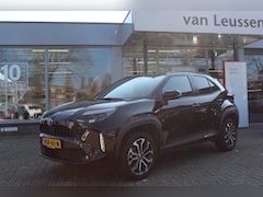 Toyota Yaris Cross - 1.5 HYBRID DYNAMIC PANODAK EL-ACHTERKLEP STOEL-STUUR & RUITENWISSER VERW. HEAD-UP