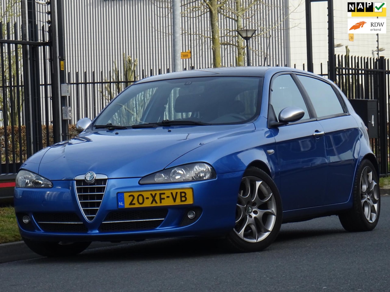 Alfa Romeo 147 - 1.6 T.Spark BOSE NAP/LEER/AIRCO/CRUISE/NW APK - AutoWereld.nl