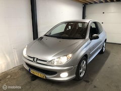 Peugeot 206 - 1.4-16V Quiksilver