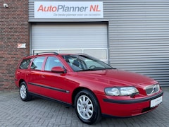 Volvo V70 - 2.4 Airco Cruise Lage kmstand 1e Eigenaar