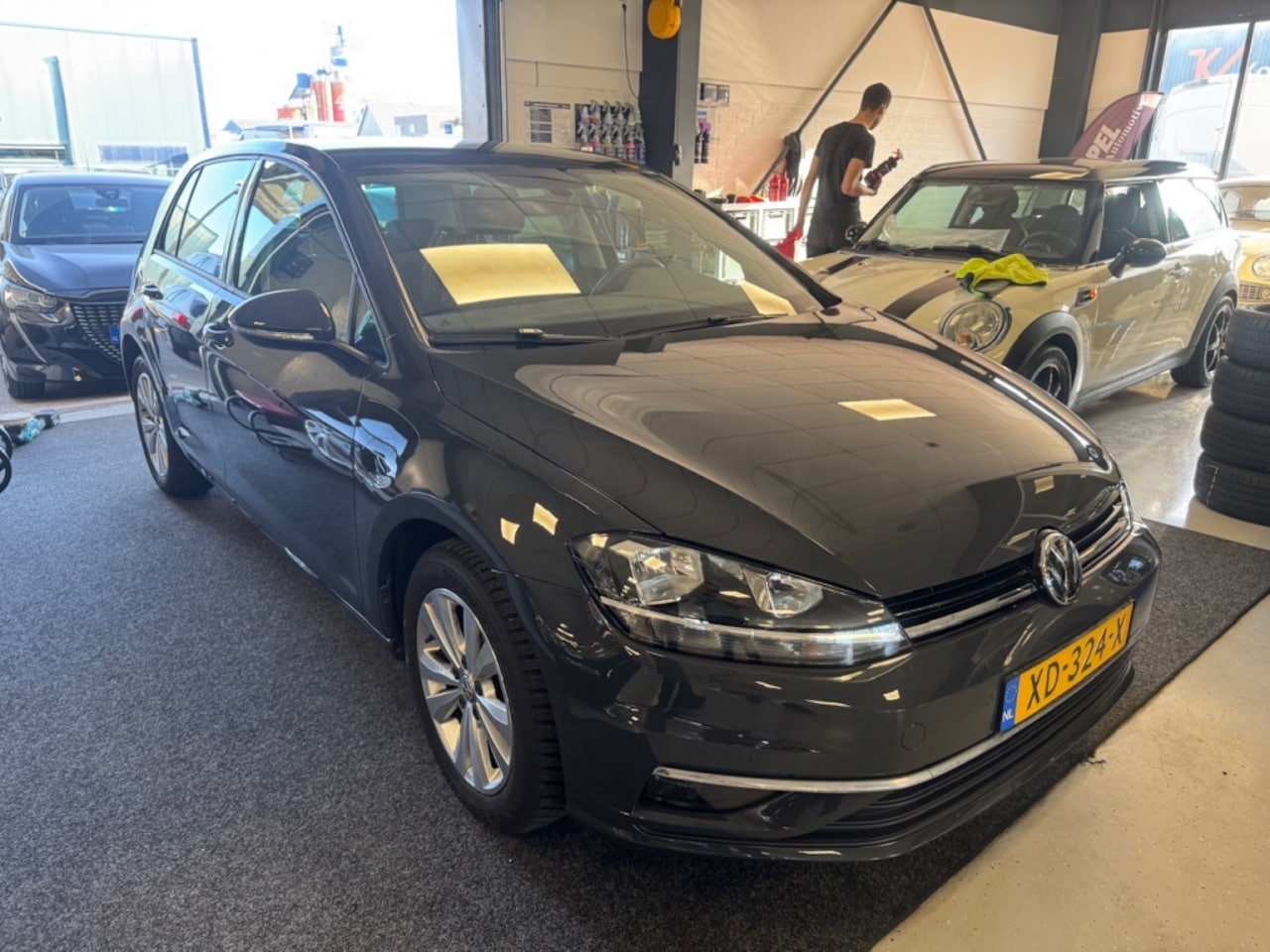 Volkswagen Golf - 1.0 TSI Comf.line Business 116PK Dealeronderh./ NAP/ Ergo/ Apple - AutoWereld.nl