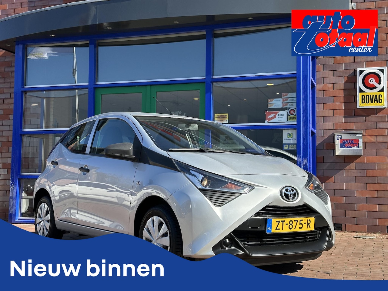 Toyota Aygo - 1.0 VVT-i x-fun | Airco | Telefoon verbinding | Metallic Lak - AutoWereld.nl