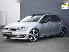 Volkswagen Golf - 1.4 TSI ACT Highline 140pk Leder Panoramadak