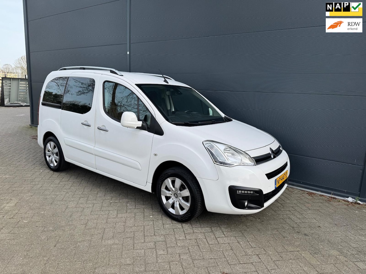 Citroën Berlingo - 1.6 VTi Feel-Airco-cruise-navi-camera-bluetooth - AutoWereld.nl