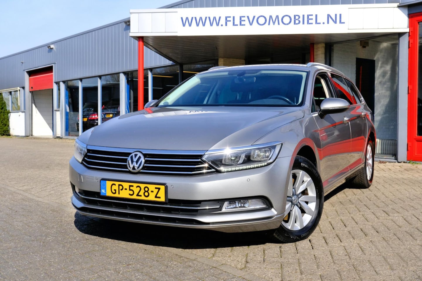 Volkswagen Passat Variant - 1.6 TDI Business Edition Navi|Clima|Apple CarPlay|LMV - AutoWereld.nl