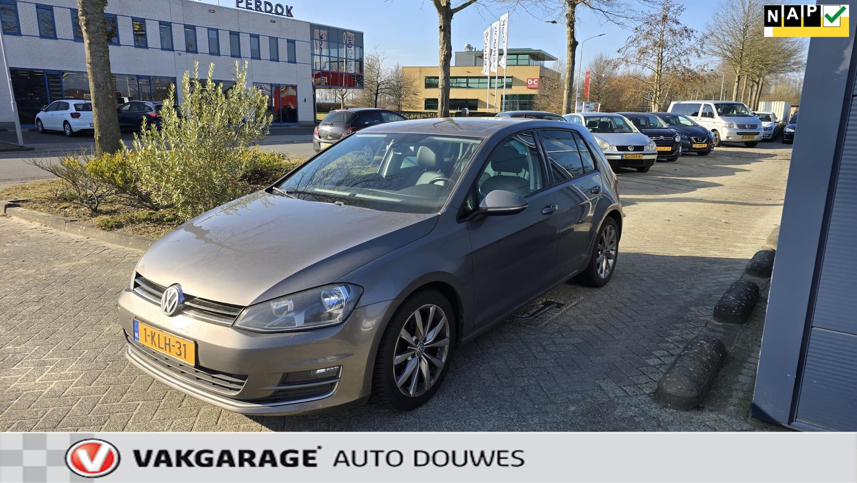 Volkswagen Golf - 1.2 TSI Highline | NAP | Automaat | 5drs. | Stoelverwarming | Navigatie - AutoWereld.nl