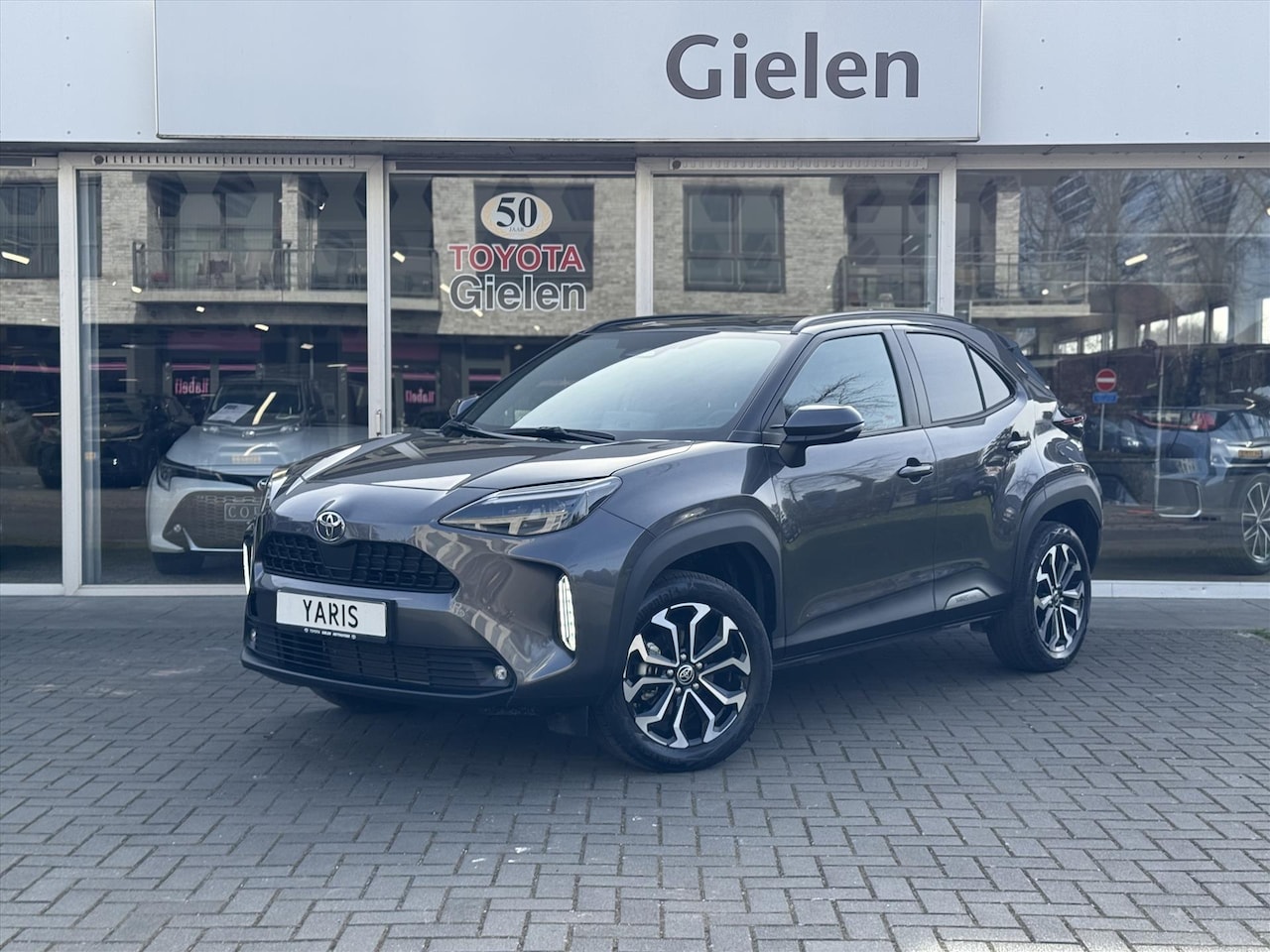 Toyota Yaris Cross - 1.5 Hybrid 130pk First Edition Plus | Stoel + Stuurverwarming, Groot scherm, Keyles, 17 in - AutoWereld.nl