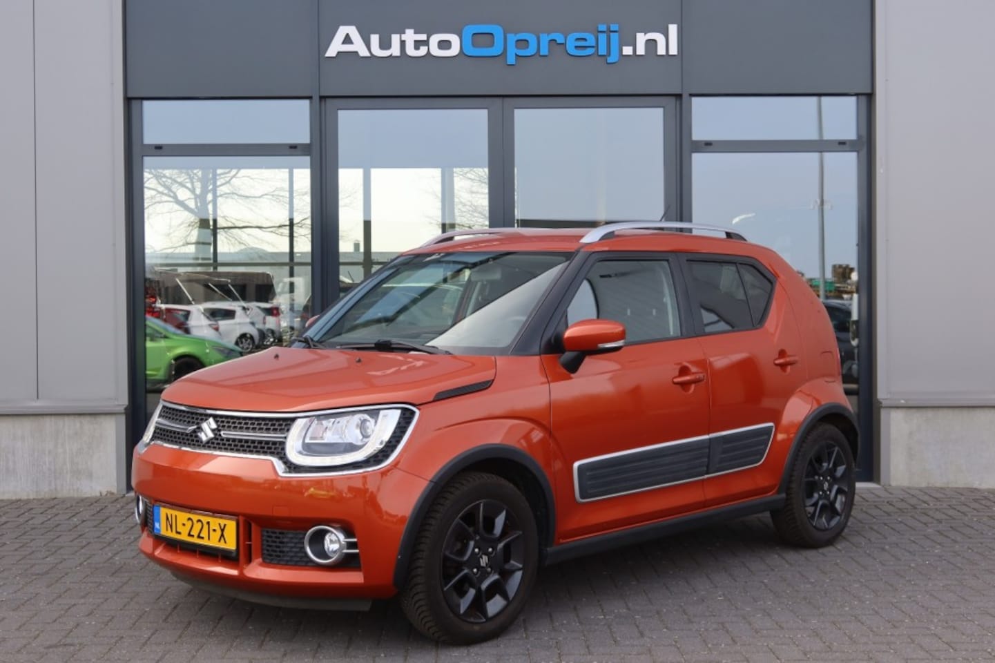 Suzuki Ignis - 1.2 Stijl Intro AUTOMAAT NAVI, Camera, Trekhaak afnb. Stoelverwa - AutoWereld.nl